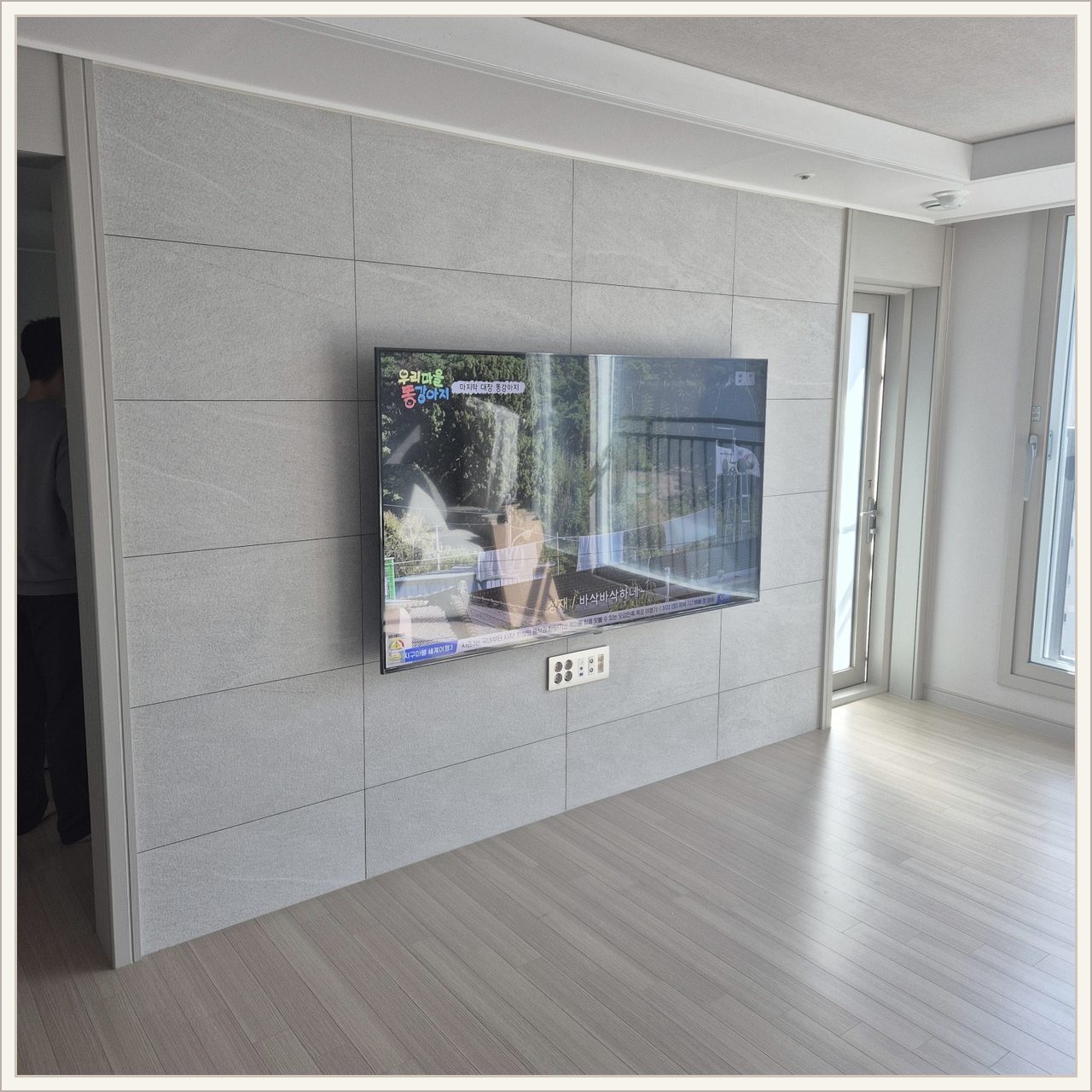 LG65인치 셋톱숨김 구성 설치 사진 3